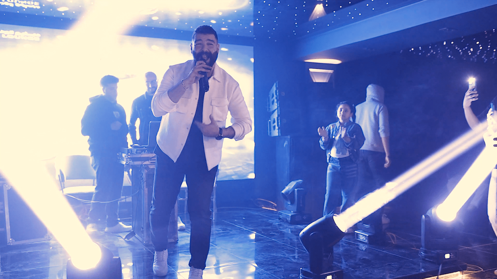 سوشيال ميديا - دبليو لاونج - محمد فجل